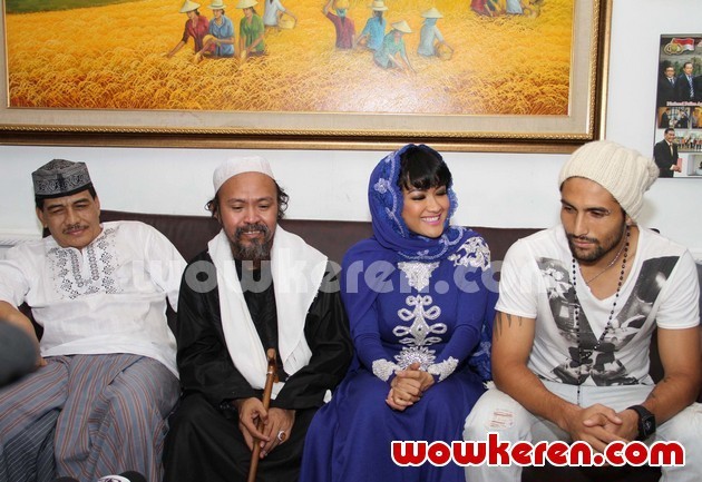 Gambar Foto Angkasa, Habib, Julia dan Gaston Saat Ditemui di Gedung BNN