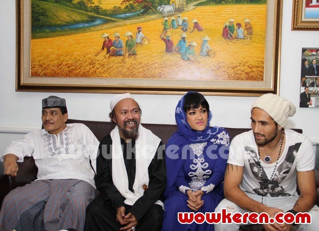 Gambar Foto Angkasa, Habib, Julia dan Gaston Saat Ditemui di Gedung BNN