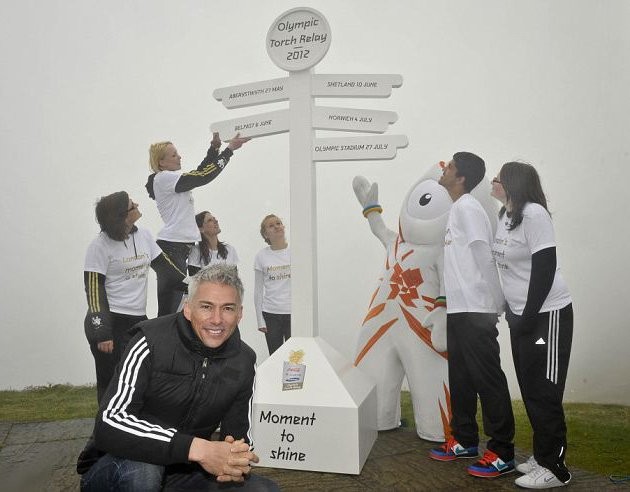 Gambar Foto Penunjuk Arah yang Dirancang Khusus Memeriahkan Olimpiade 2012