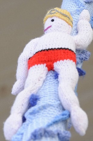 Gambar Foto Rajutan Boneka Cabang Olahraga Renang untuk Memeriahkan Olimpiade 2012