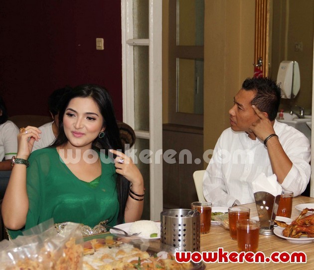 Gambar Foto Ashanty dan Anang Saat Ditemui di Plasa 2 Pondok Indah