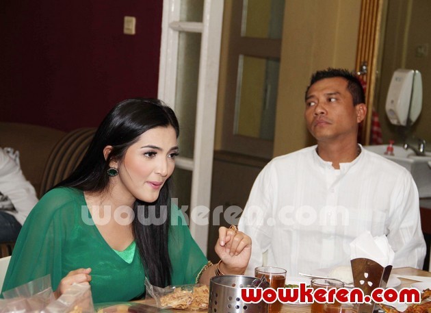 Gambar Foto Ashanty dan Anang Saat Ditemui di Plasa 2 Pondok Indah