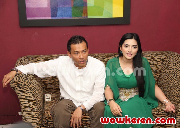 Gambar Foto Anang dan Ashanty Saat Ditemui di Plasa 2 Pondok Indah