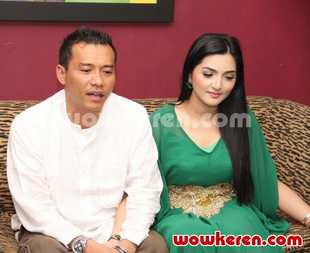 Gambar Foto Anang dan Ashanty Saat Ditemui di Plasa 2 Pondok Indah