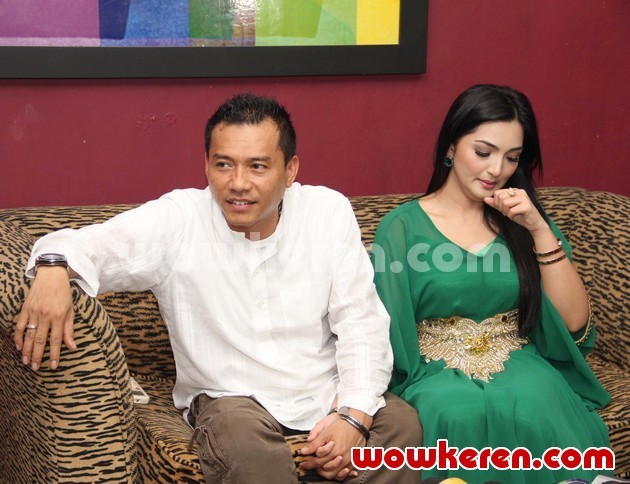 Gambar Foto Anang dan Ashanty Saat Ditemui di Plasa 2 Pondok Indah