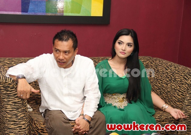 Gambar Foto Anang dan Ashanty Saat Ditemui di Plasa 2 Pondok Indah
