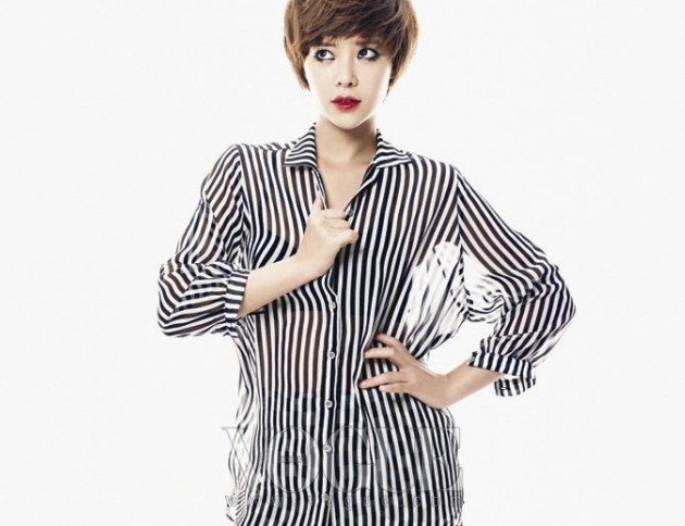 Gambar Foto Hwang Jung Eum di Majalah Vogue Edisi Agustus 2011