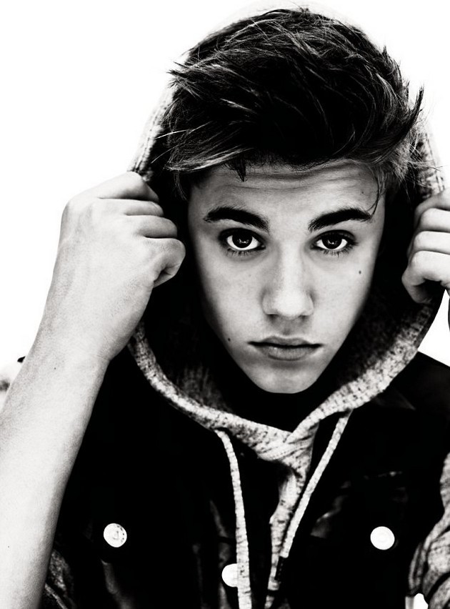 Gambar Foto Justin Bieber di Majalah Rollacoaster Edisi Summer 2012
