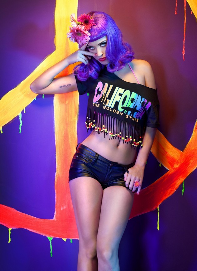 Gambar Foto Katy Perry Berpose untuk Promo Album 'California Gurls'