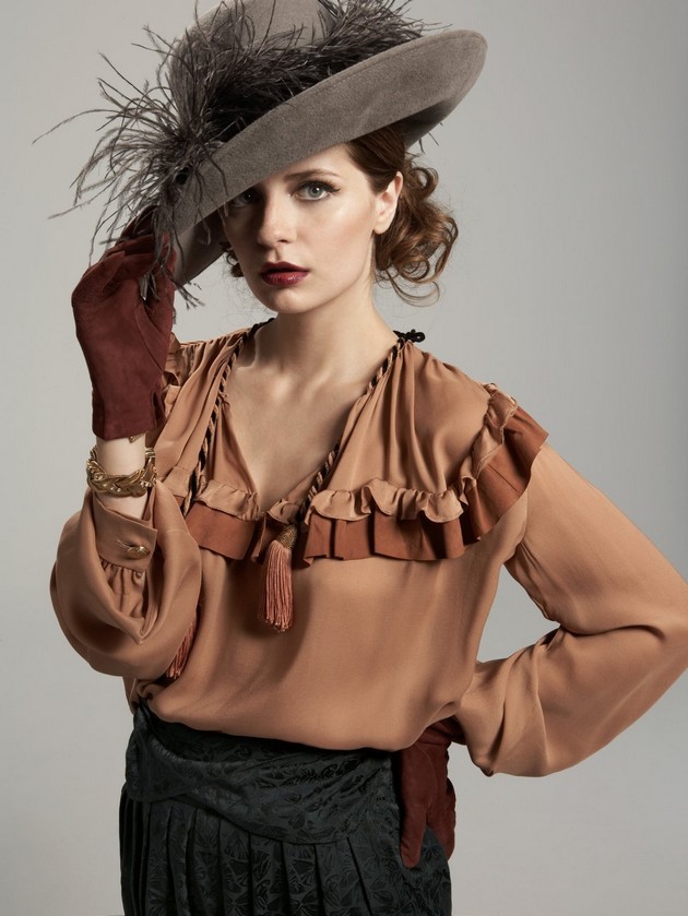 Gambar Foto Mischa Barton Berpose untuk Majalah Time Out New York