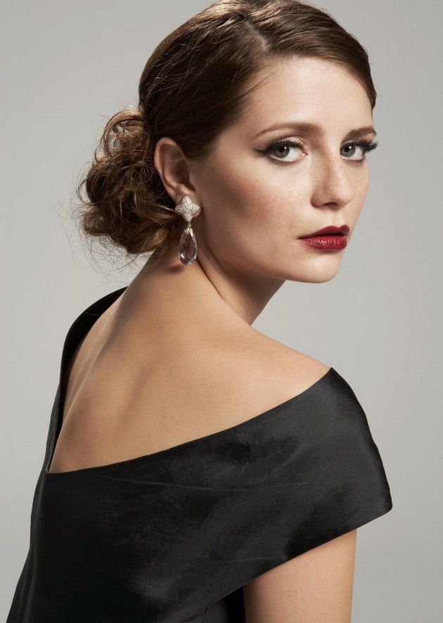 Gambar Foto Mischa Barton Berpose untuk Majalah Time Out New York