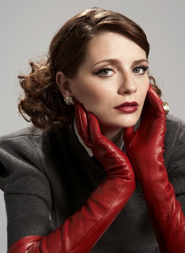 Gambar Foto Mischa Barton Berpose untuk Majalah Time Out New York