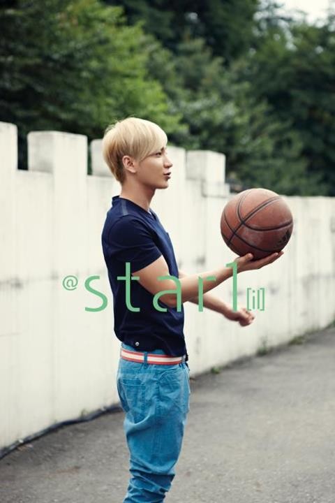 Gambar Foto Leeteuk Super Junior di Majalah @Star1 Edisi Agustus 2012