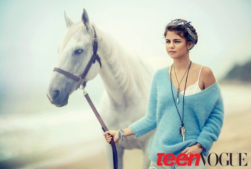 Gambar Foto Selena Gomez di Majalah Teen Vogue Edisi September 2012