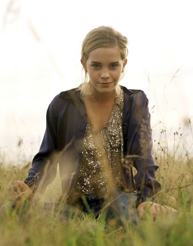 Gambar Foto Emma Watson Berpose untuk Majalah Girl's Life