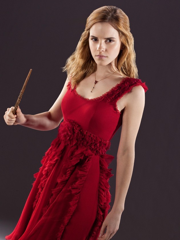 Gambar Foto Emma Watson Berpose untuk Promo 'Harry Potter and the Deathly Hallows: Part I'