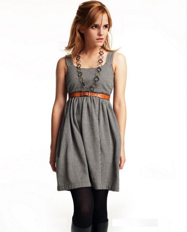 Gambar Foto Emma Watson Berpose untuk Promo 'People Tree' Fashion