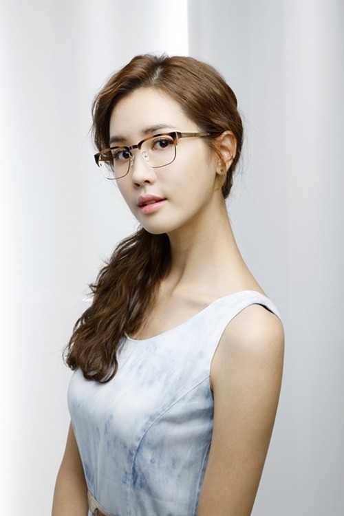 Gambar Foto Lee Da Hae Berpose untuk G.Borgonov Katalog Fashion