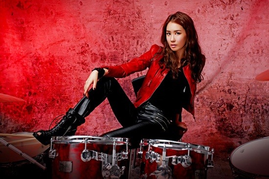 Gambar Foto Lee Da Hae Berpose untuk Marie Mullin Katalog Fashion