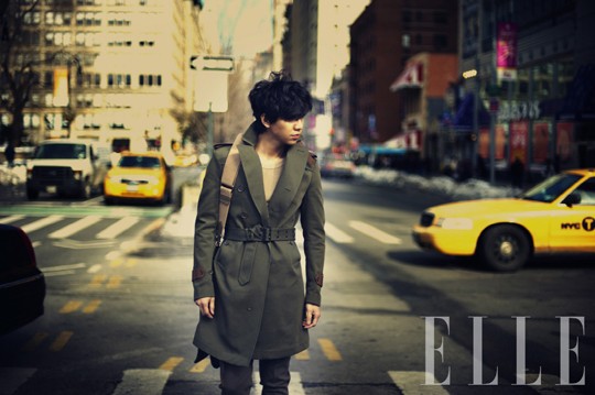 Gambar Foto Lee Seung Gi Berpose untuk Majalah Elle