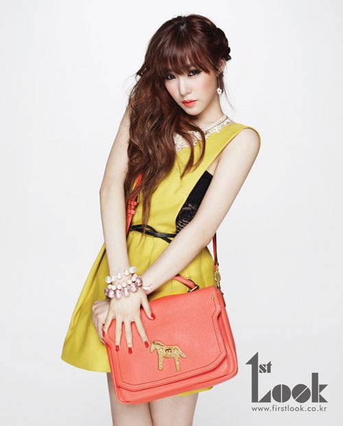 Gambar Foto Tiffany Berpose untuk Majalah 1st Look