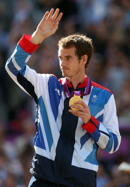 Gambar Foto Atlet Tennis Inggris Raya, Andy Murray, Mendapatkan Medali Emas