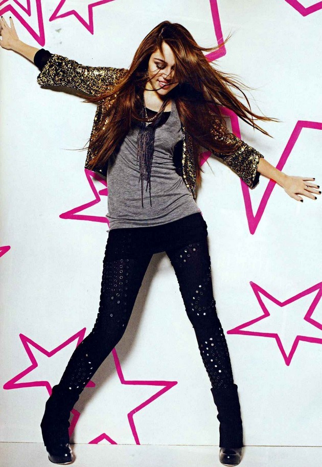Gambar Foto Miley Cyrus Berpose untuk Majalah Seventeen