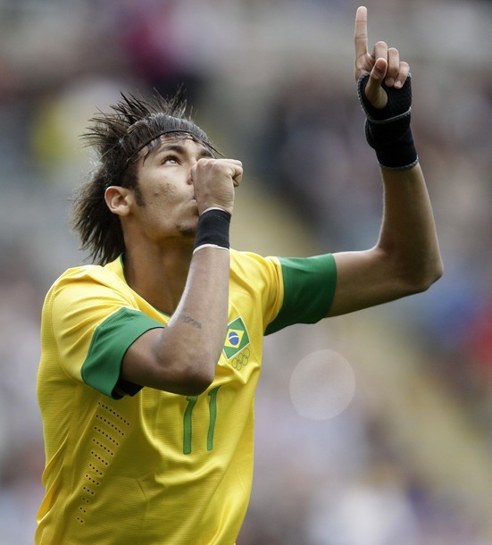 Gambar Foto Neymar dari Brazil saat Melawan Honduras di Olimpiade 2012