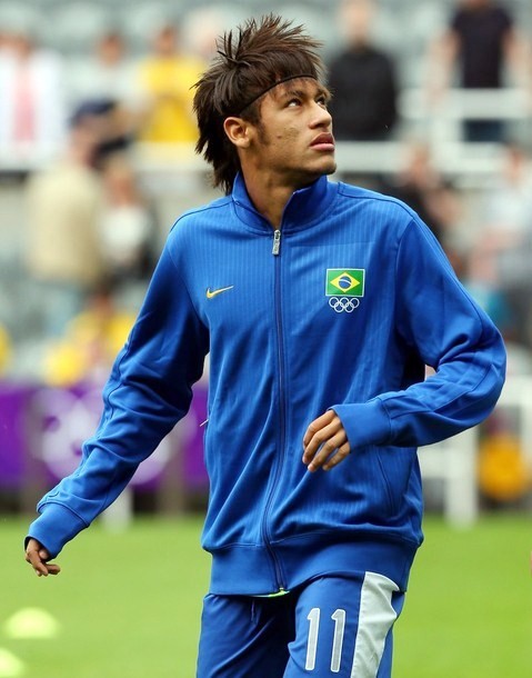 Gambar Foto Neymar saat Pemanasan Sebelum Bertanding di Olimpiade 2012