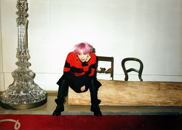 Gambar Foto Photoshoot G-Dragon di Majalah Harper's Bazaar Edisi Agustus 2012