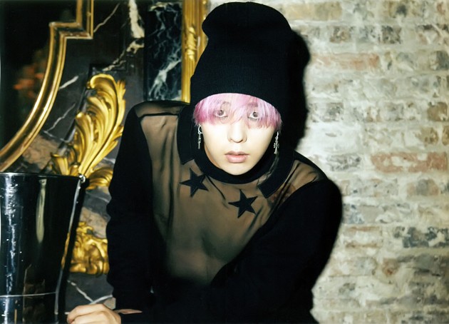 Gambar Foto Photoshoot G-Dragon di Majalah Harper's Bazaar Edisi Agustus 2012
