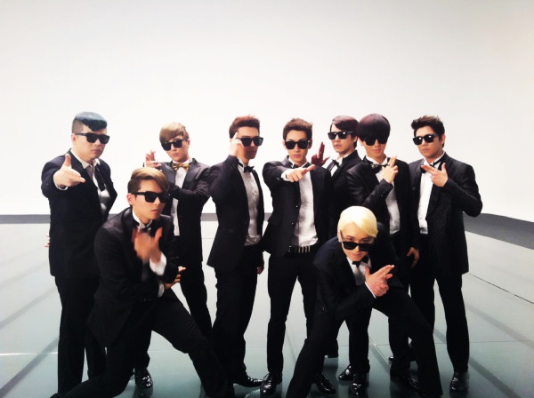 Gambar Foto Super Junior di Lokasi Pembuatan Video Clip 'SPY'