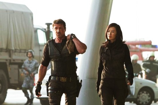 Gambar Foto Sylvester Stallone dan Nan Yu di Film The Expandables 2