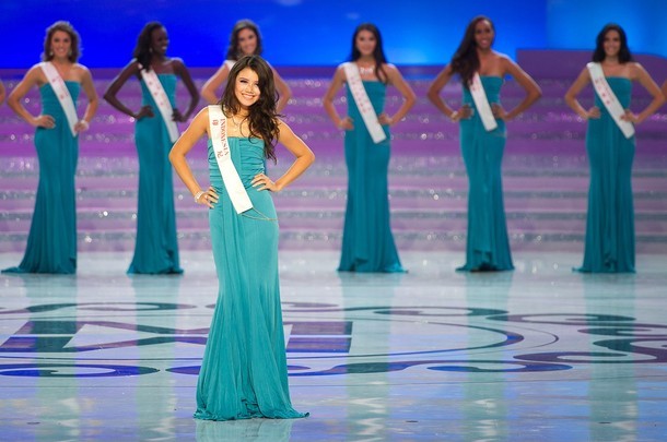 Gambar Foto Ines Putri Mewakili Indonesia di Ajang Miss World 2012