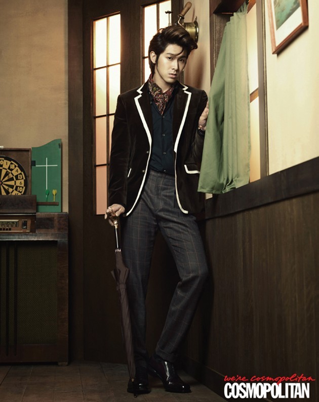 Gambar Foto U-Know Yunho Bergaya ala 50-an di Cosmopolitan Edisi September 2012