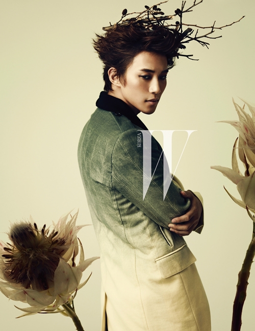 Gambar Foto Photoshoot Junho 2PM di Majalh W Korea