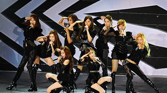 Gambar Foto Girls' Generation Bawakan Lagu 'Tell Me Your Wish' di Konser Tokyo