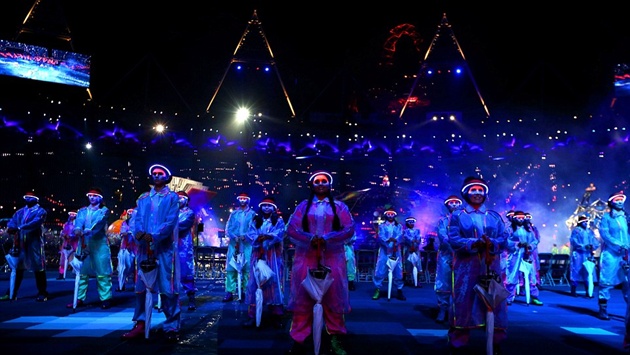 Gambar Foto Aksi Penari di Pembukaan Paralympic 2012