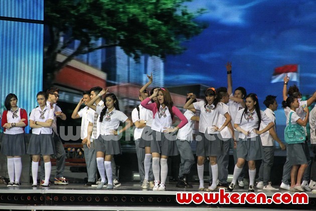 Gambar Foto Pemeran Sinetron 'Putih Abu-Abu' di Konser Persembahan 22 Tahun SCTV Teristimewa