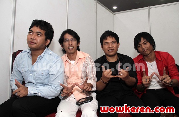 Gambar Foto Wali Ditemui di Backstage
