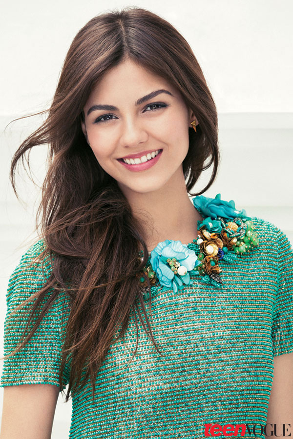 Gambar Foto Photoshoot Victoria Justice di Majalah Teen Vogue Edisi October 2012