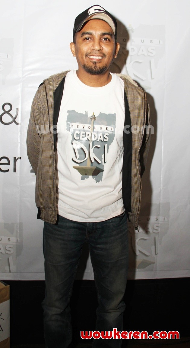 Gambar Foto Glenn Fredly Saat Ditemui di Kawasan Gatot Subroto