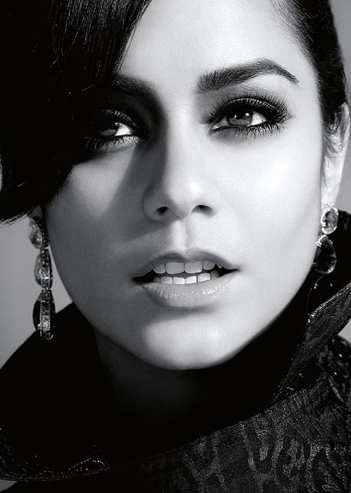 Gambar Foto Vanessa Hudgens di Majalah Untitled Edisi Oktober 2012