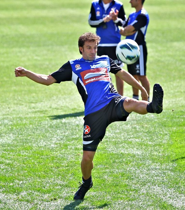 Gambar Foto Alessandro Del Piero Saat Berlatih Bersama Sydney FC