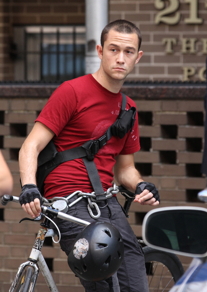 Gambar Foto Joseph Gordon-Levitt Tertantang Perankan Profesi Kurir Sepeda yang Lazim di New York