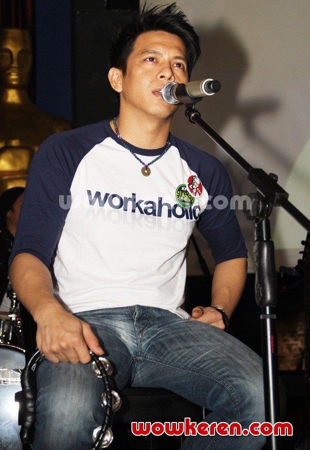 Gambar Foto Ariel NOAH Saat Peluncuran Album 'Seperti Seharusnya'