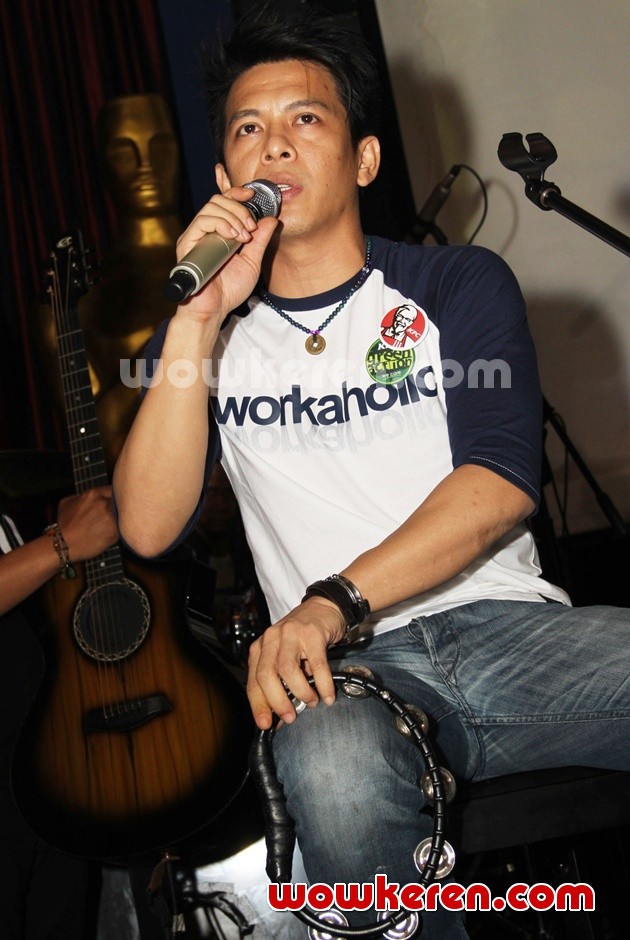 Gambar Foto Ariel NOAH Saat Peluncuran Album 'Seperti Seharusnya'
