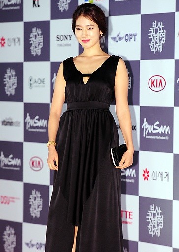Gambar Foto Park Shin Hye di Red Carpet Busan Film Festival 2012