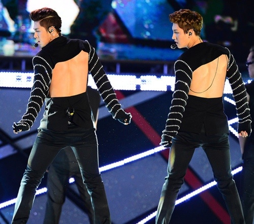 Gambar Foto Penampilan TVXQ di Gangnam Festival 2012