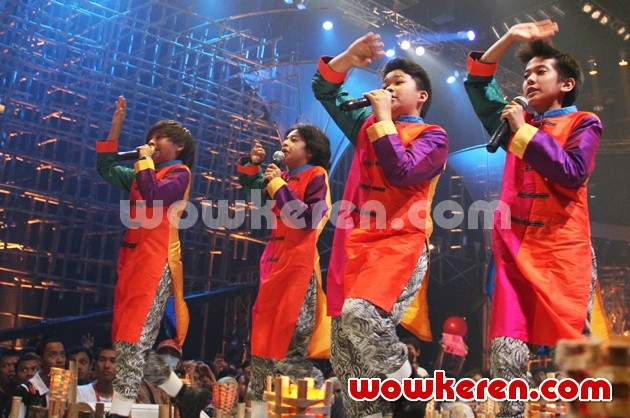 Gambar Foto Penampilan Coboy Junior di Hut Global TV ke-10